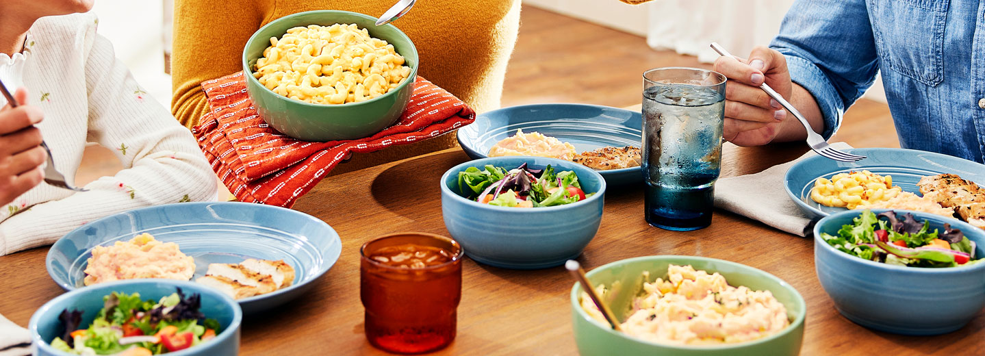 Photo of people eating Bob Evans Farms Macaroni & Cheese